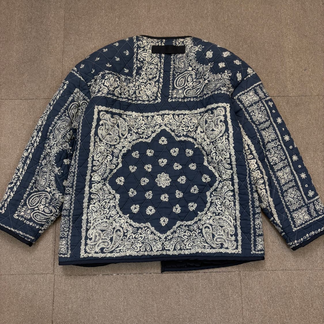 elegance choi 엘레강스초이 우먼스 페이즐리 퀄팅 논카라자켓 상품이미지5