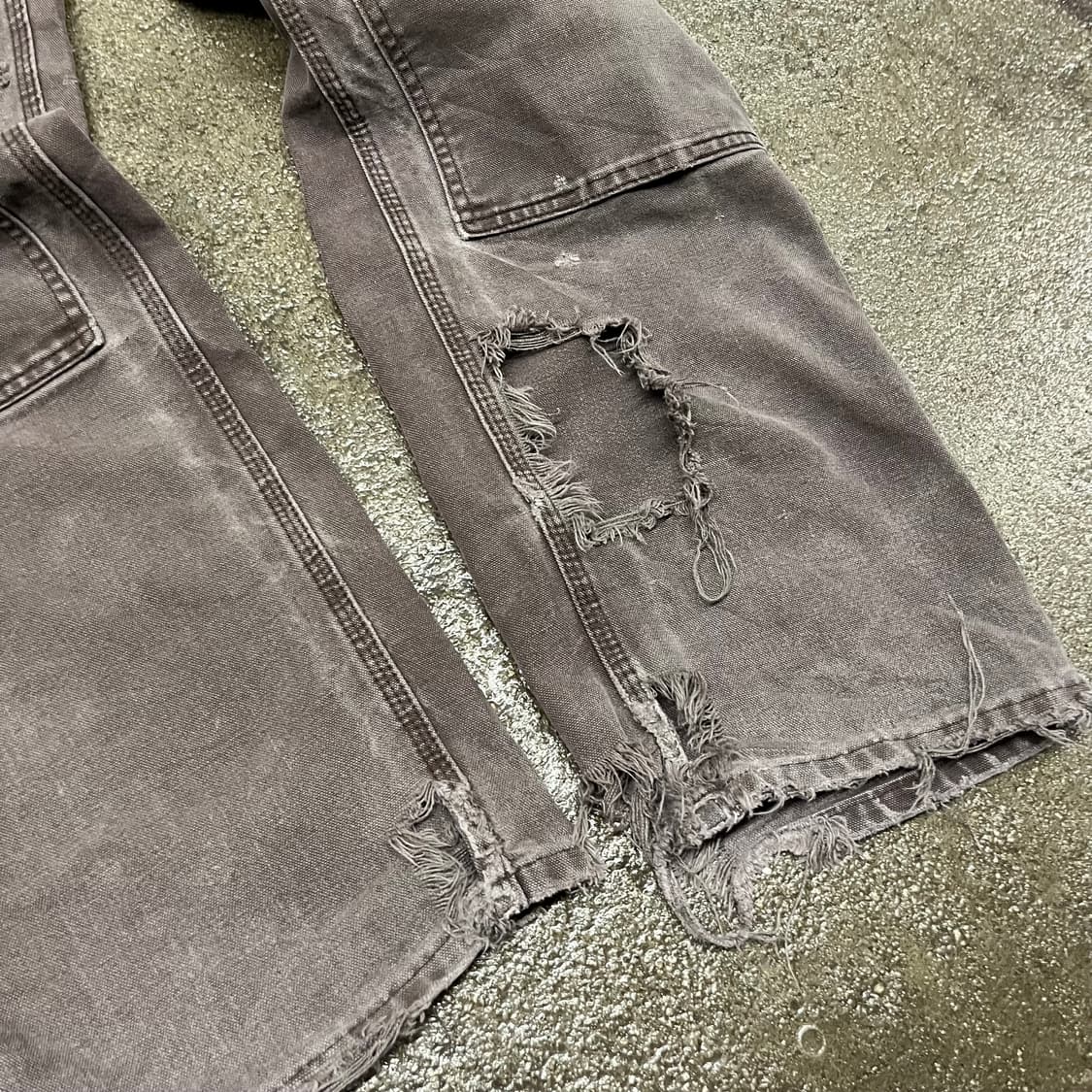 Carhartt 데미지 더블니 워크 팬츠 (33“) 상품이미지3