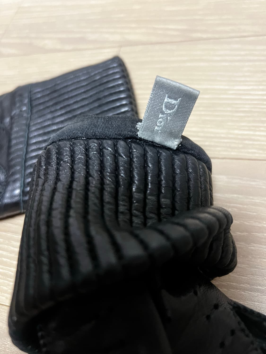 디올옴므 에디시절 양가죽 장갑 상품이미지3
