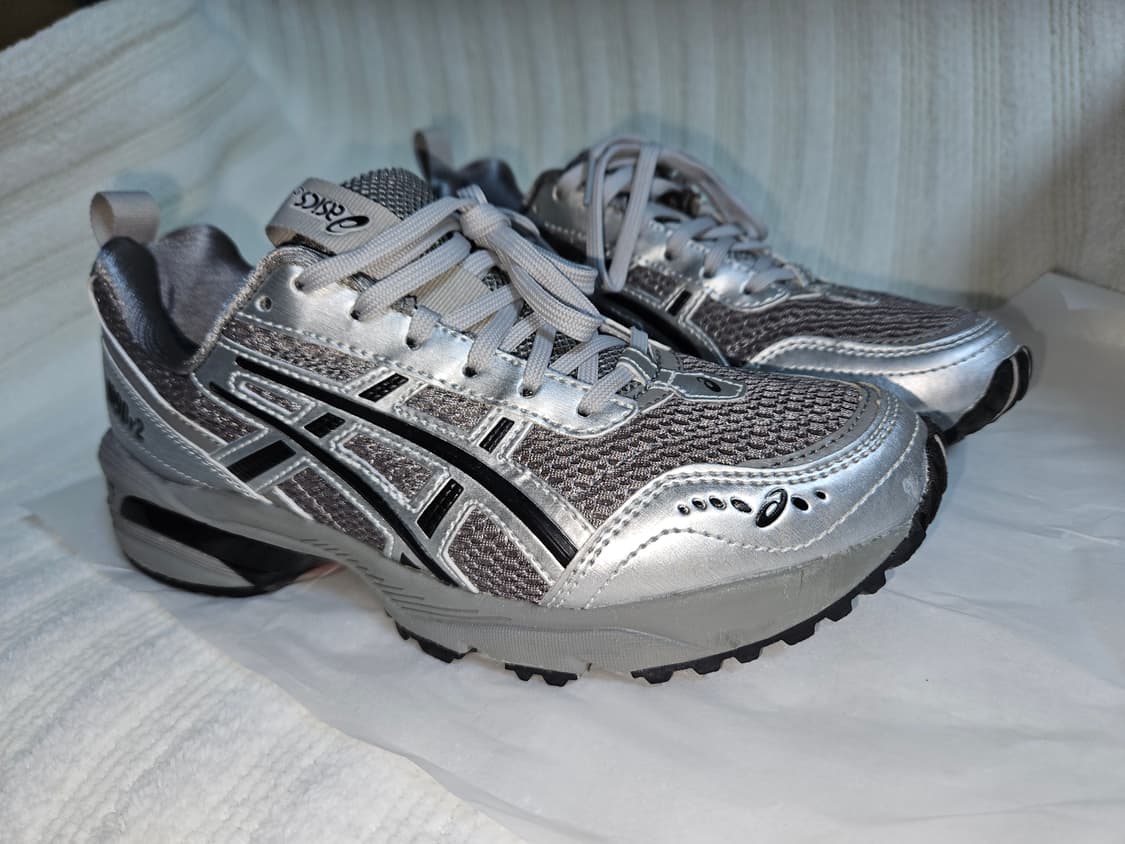 아식스 x 프레자 위워 젤 1090 V2 클레이 그레이 퓨어 실버 상품이미지10