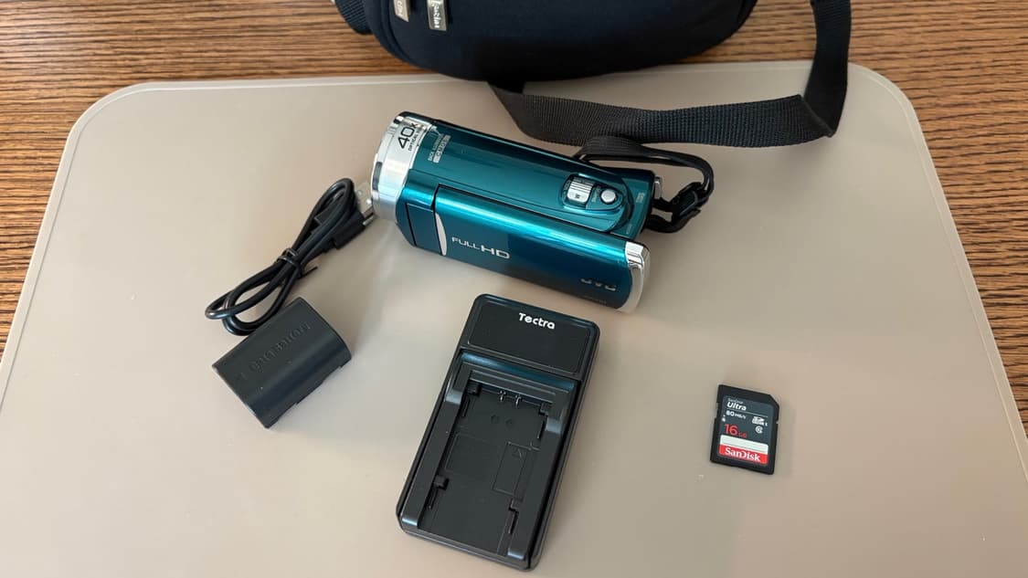 JVC 빈티지 캠코더 신품급 카리나 풀박스 (GZ-E117G) 상품이미지1