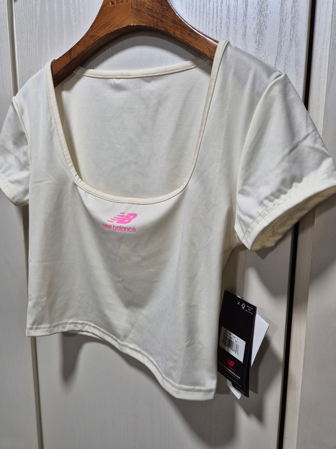 (세일)(새상품)뉴발란스 크롭 반팔티 아이보리 상품이미지5