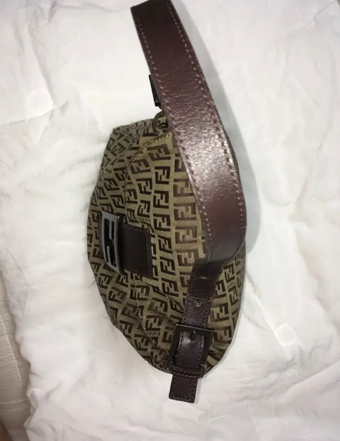 펜디 주카 맘마 바게트 백 상품이미지8