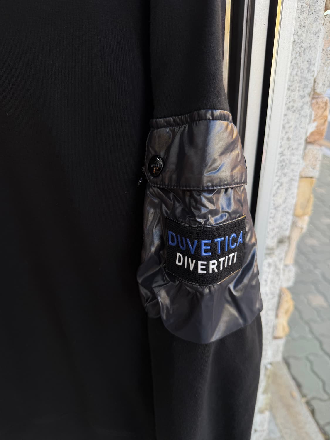 L/ 듀베티카 22FW 맨투맨 상품이미지5