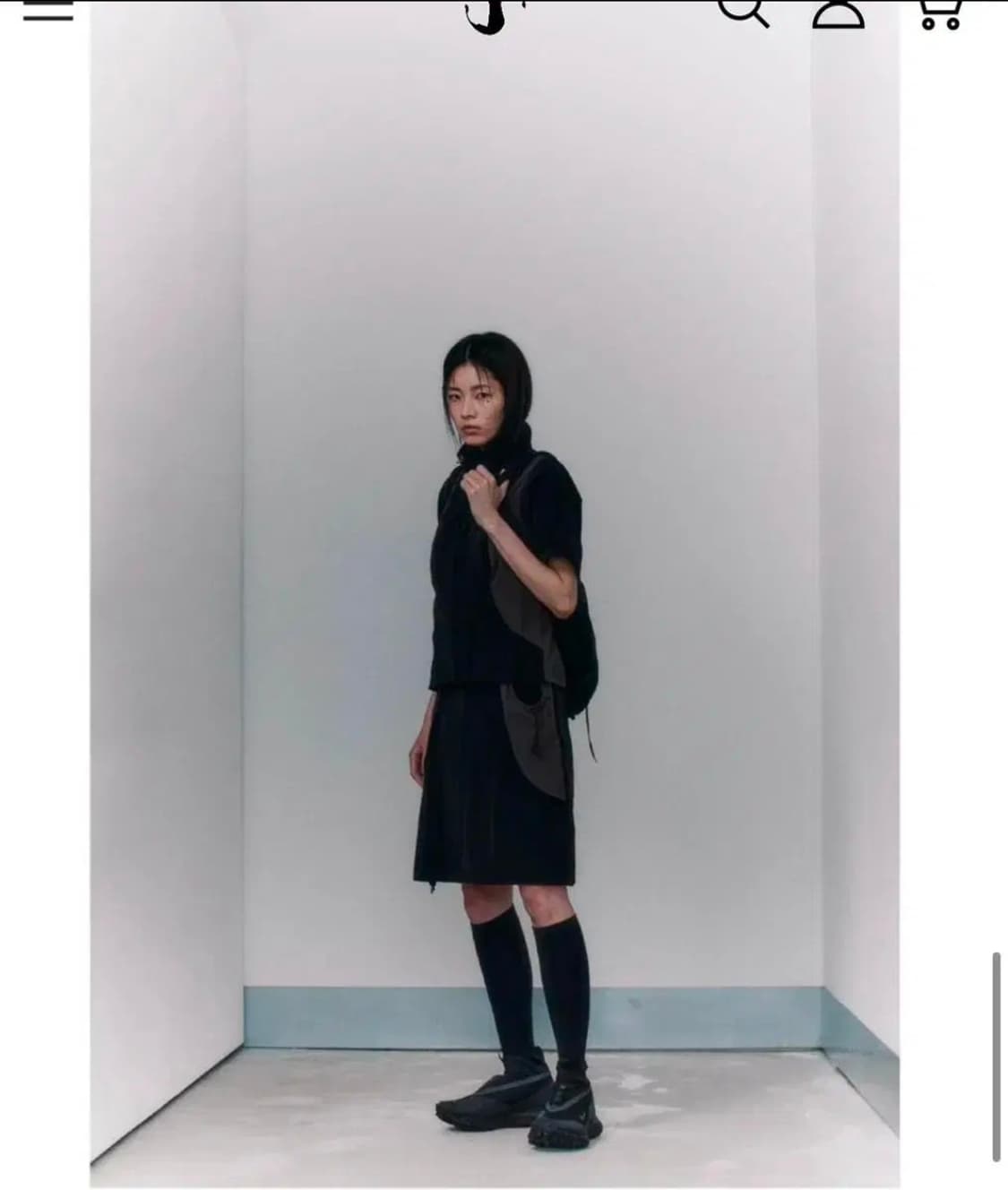 오호스 커브드 포켓 스트링 집업 상품이미지3