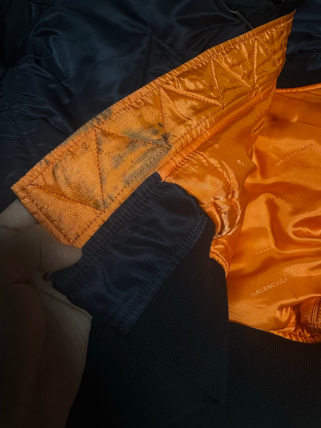 발렌시아가 17s/s 클래식 MA-1 봄버 자켓 블랙 (48) 상품이미지4