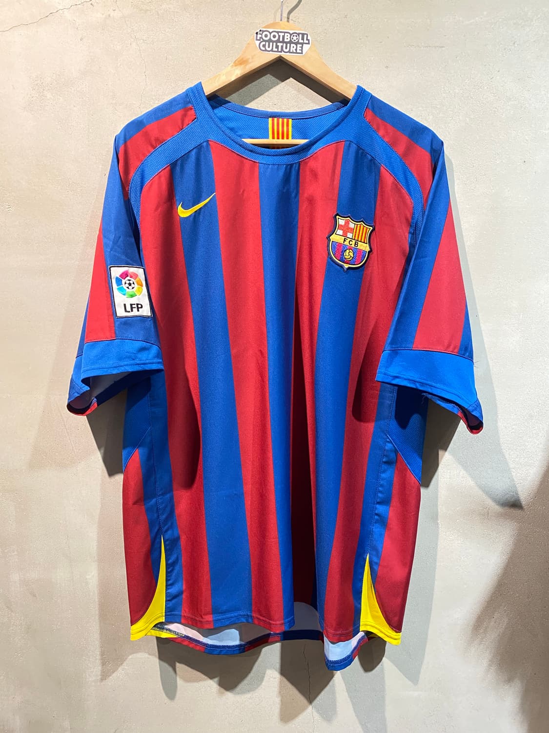 05-06 바르셀로나 호나우지뉴 홈 유니폼 상품이미지1