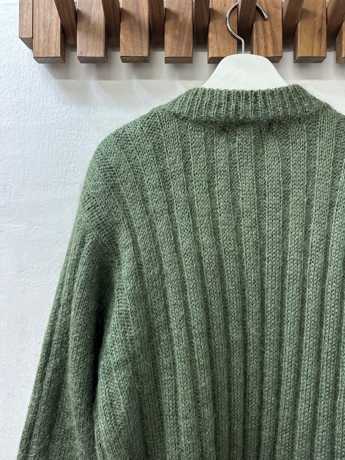 일본빈티지 울 모헤어 플라워 자수 골드 버튼 디테일 스웨터 상품이미지8