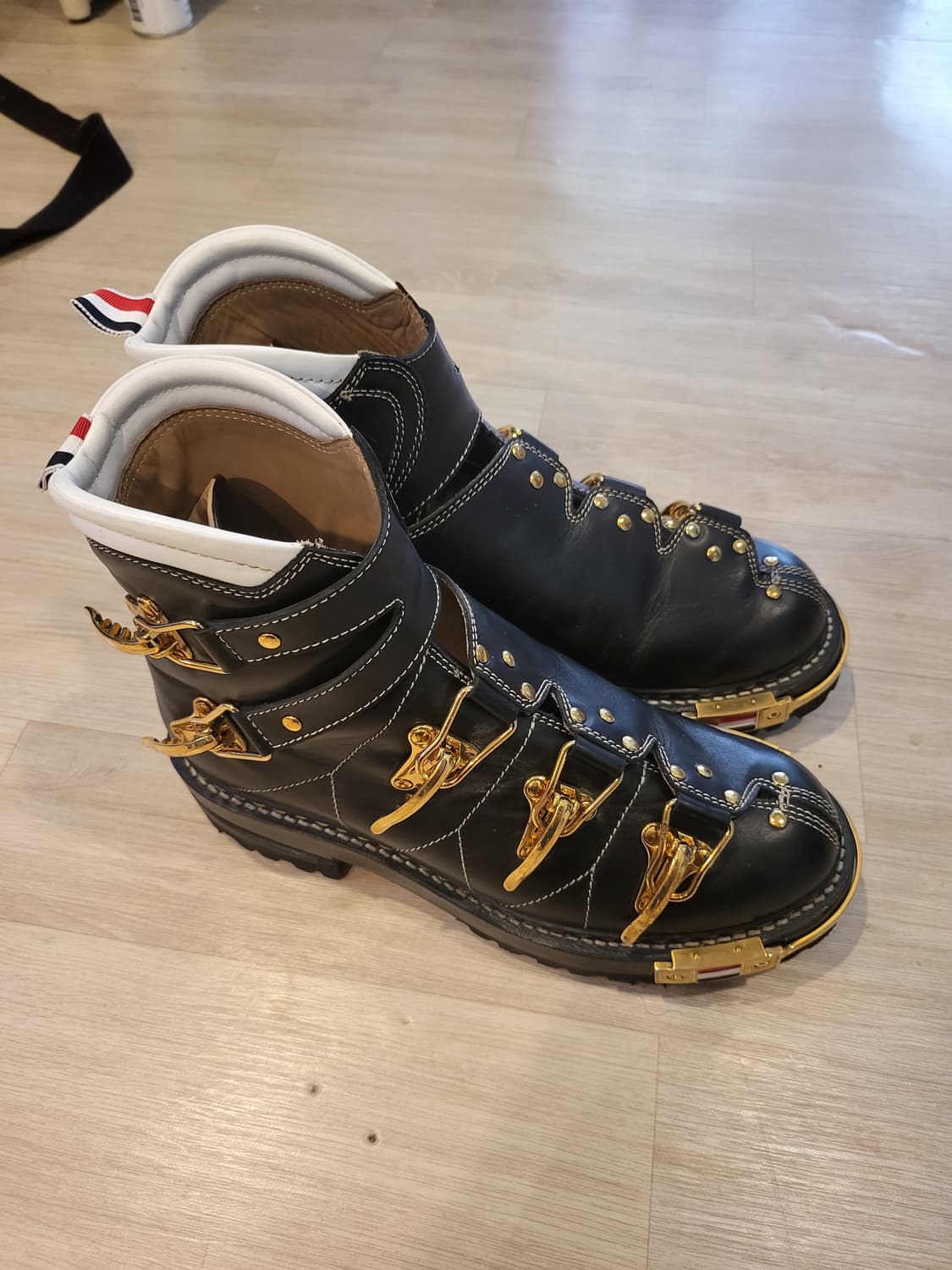 톰브라운 부츠 판매(270) 상품이미지4