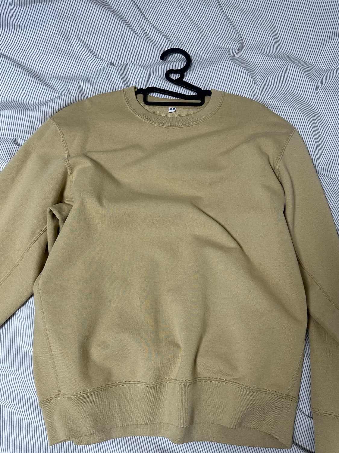 유니클로 스웨트셔츠 상품이미지1