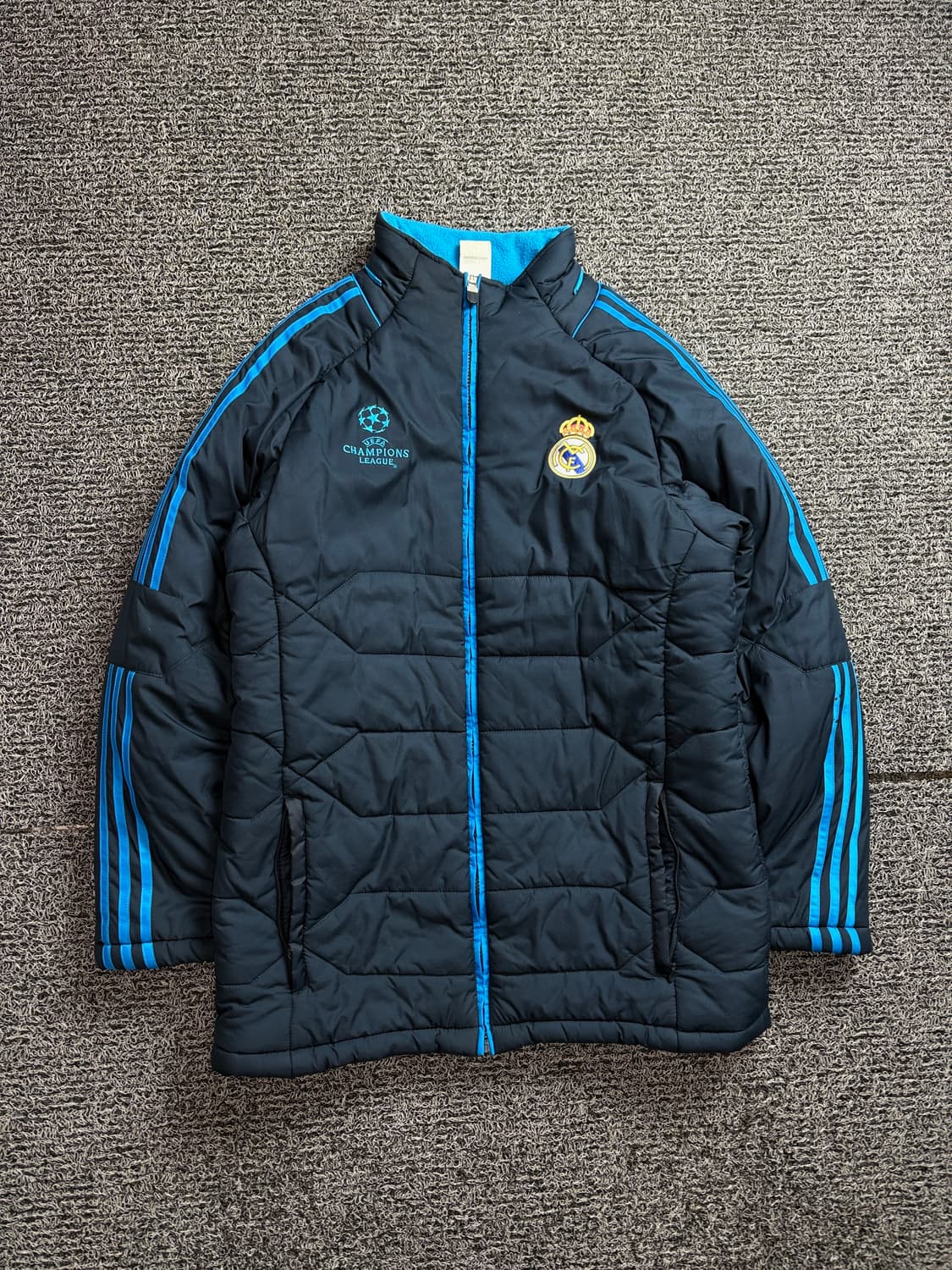 아디다스 레알마드리드 11-12 챔피언스리그 패치 패딩 점퍼 2231 상품이미지2