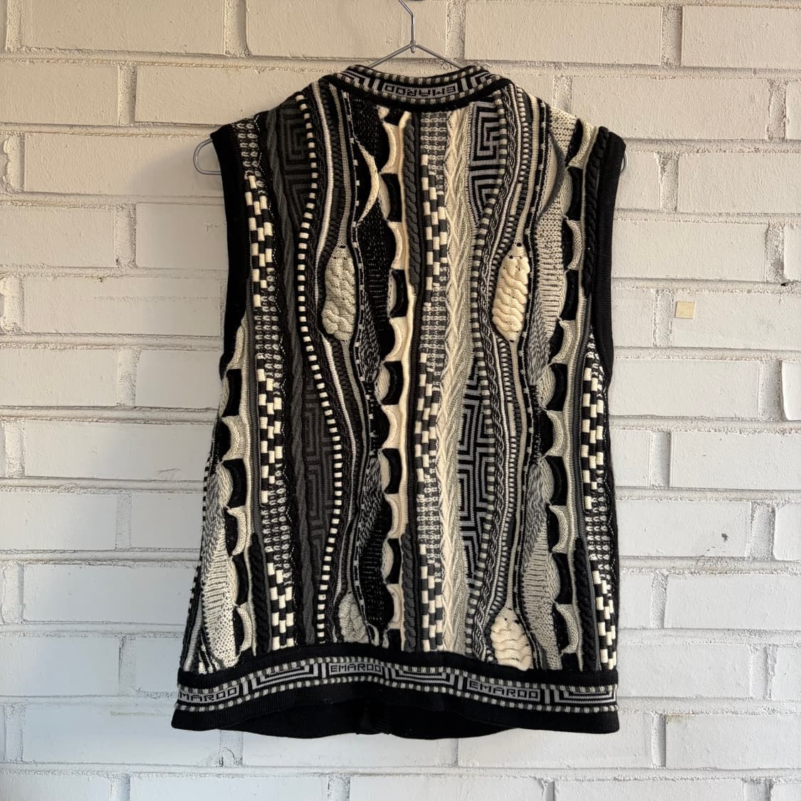 Emaroo 쿠지 스타일 케이블 니트 베스트 상품이미지4