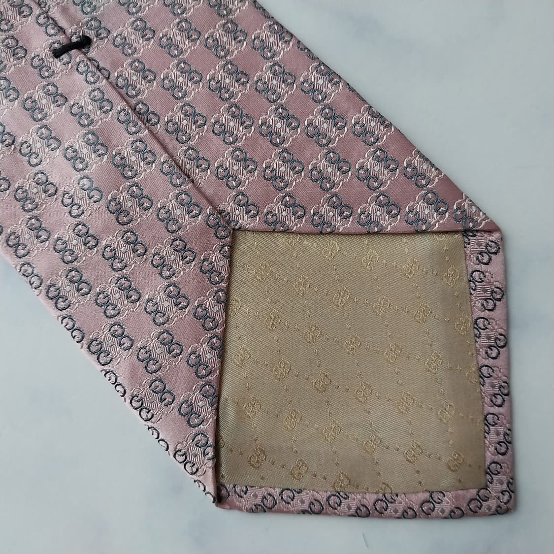 구찌 실크 핑크 자카드 로고 패턴 넥타이 9.6cm A+등급 K1794
 상품이미지9