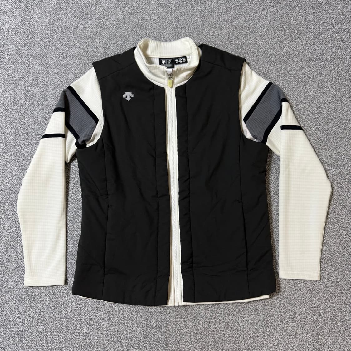 데샹트 골프 겨울용 져지 상품이미지1