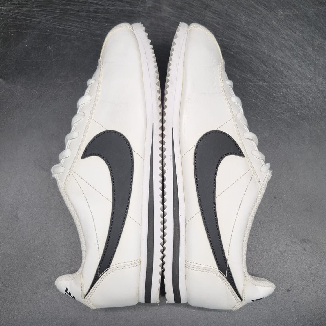 나이키 코르테즈 흰검 운동화245 상품이미지5