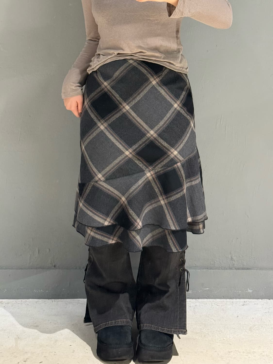 check pattern frill detail skirt 상품이미지1