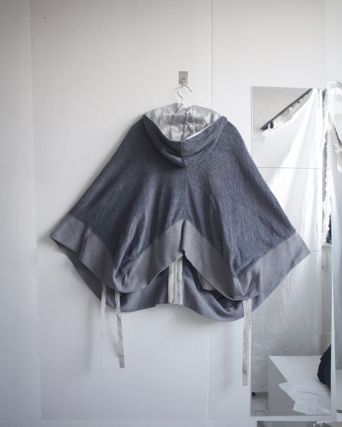 sacai luck hood strap pancho 상품이미지2