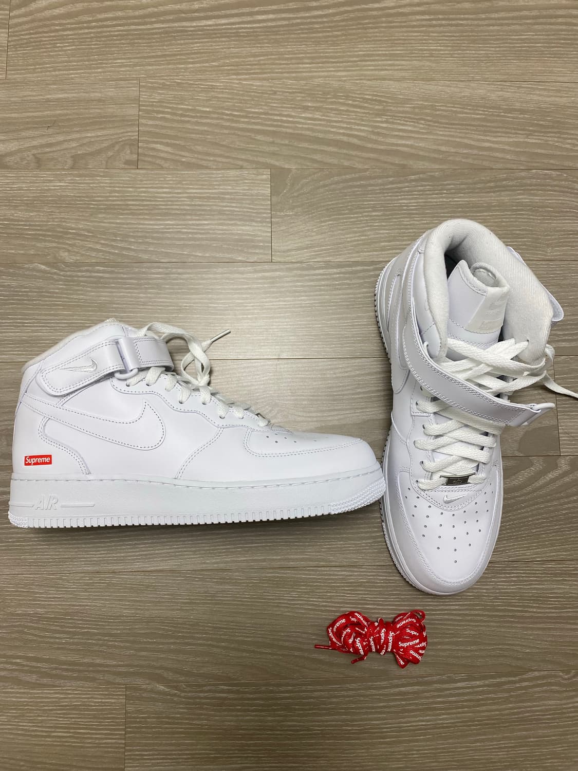 [290] 슈프림 포스 미드 새제품 판매합니다 상품이미지1