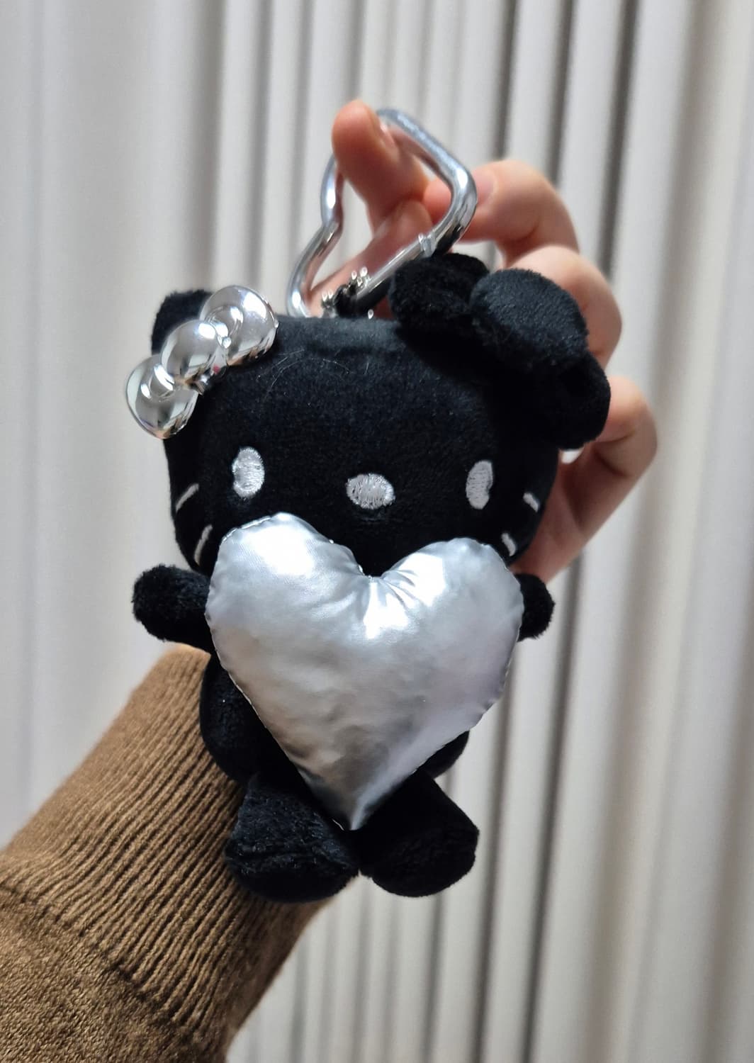 블랙 헬로키티 실버 하트 키링 인형 상품이미지1