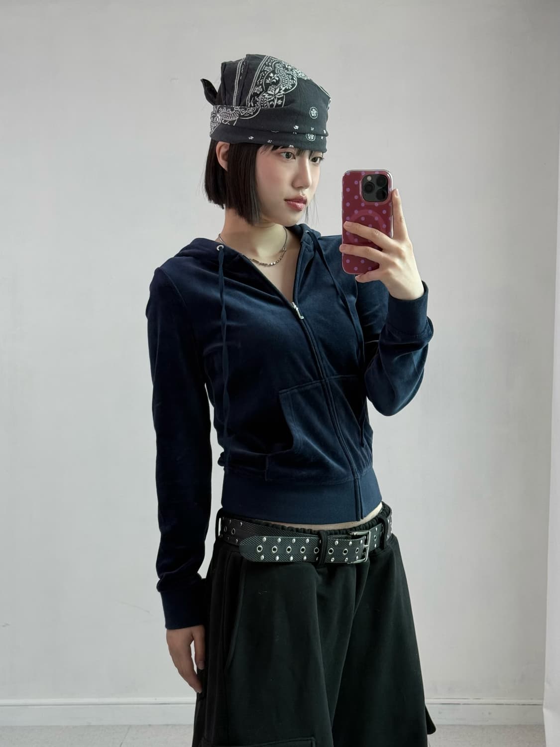 쥬씨 꾸뛰르 네이비 벨벳 후드집업 상품이미지1