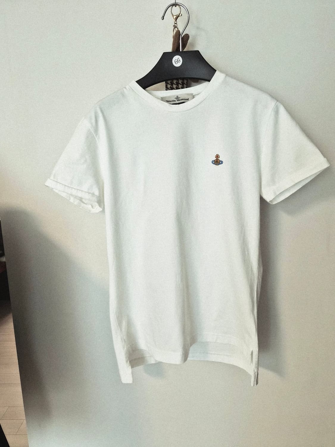 비비안 웨스트우드(Vivienne Westwood)의 반팔티셔츠 상품이미지1