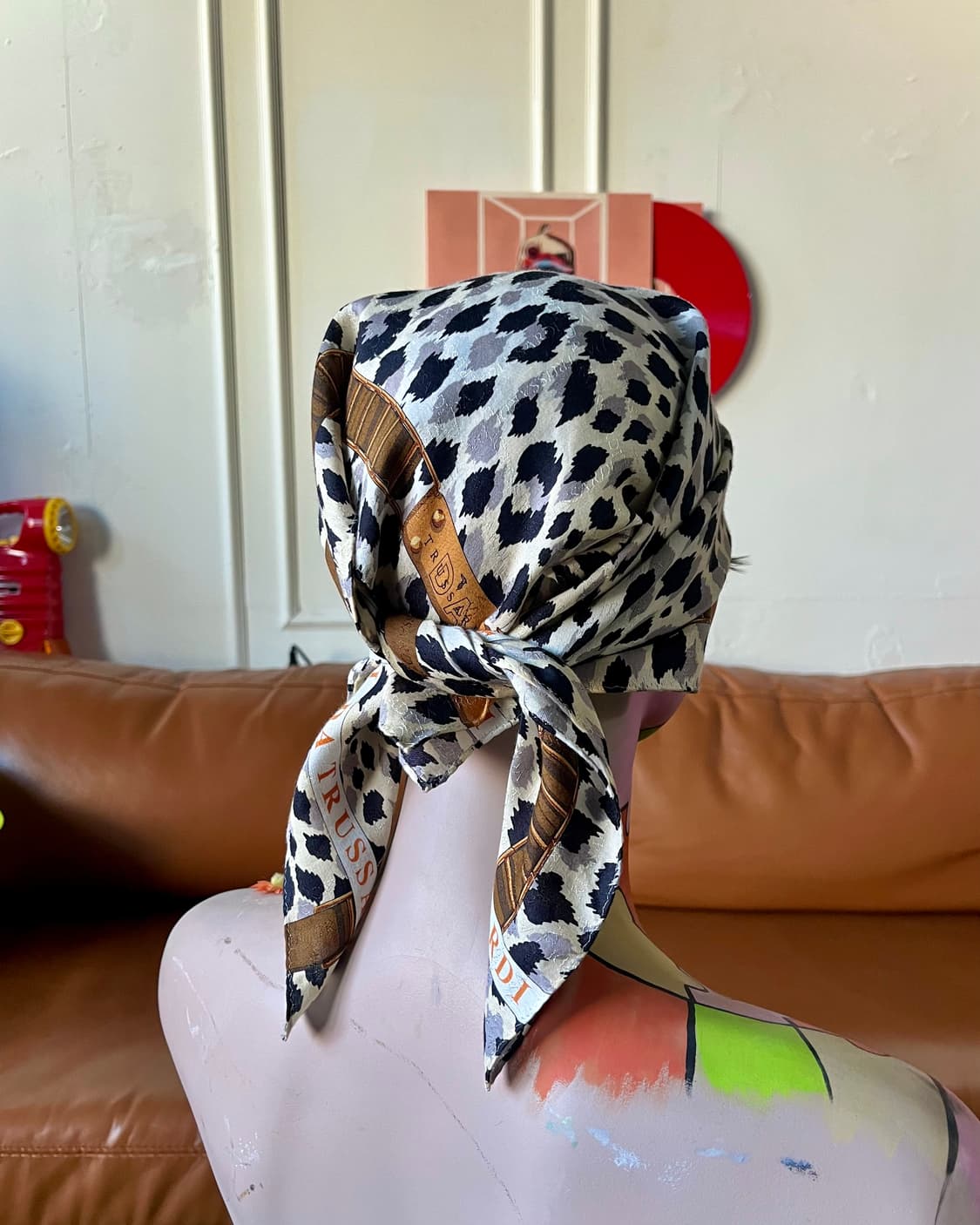 1980-90s TRUSSARDI Italian Old Scarf 상품이미지5