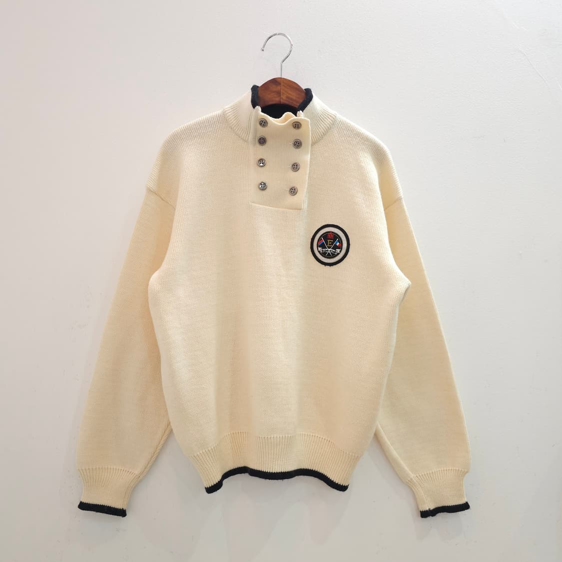 울혼방 스키 로고 버튼 하프넥 아이보리 니트 상품이미지1