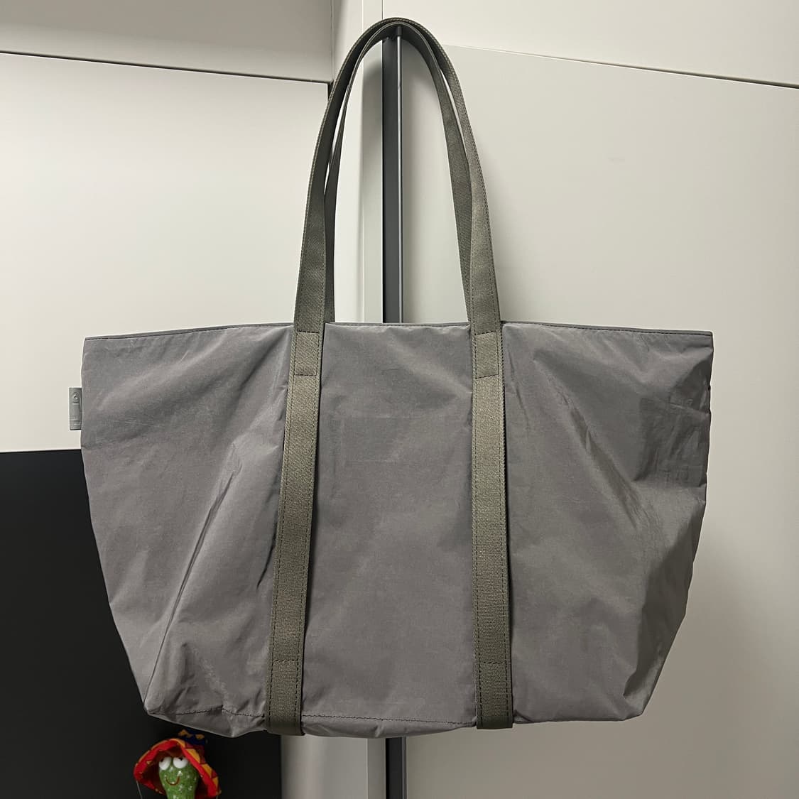 아미아칼바 개버딘 토트백 M Grey 상품이미지3