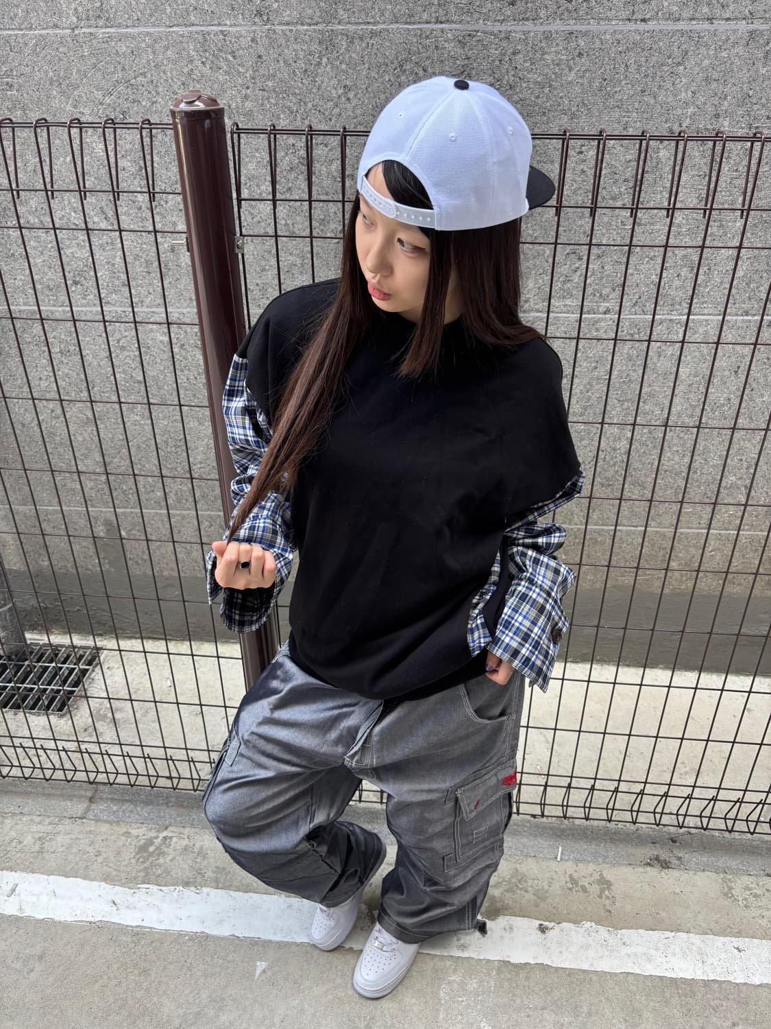 솔리드옴므 체크 배색 맨투맨 상품이미지1