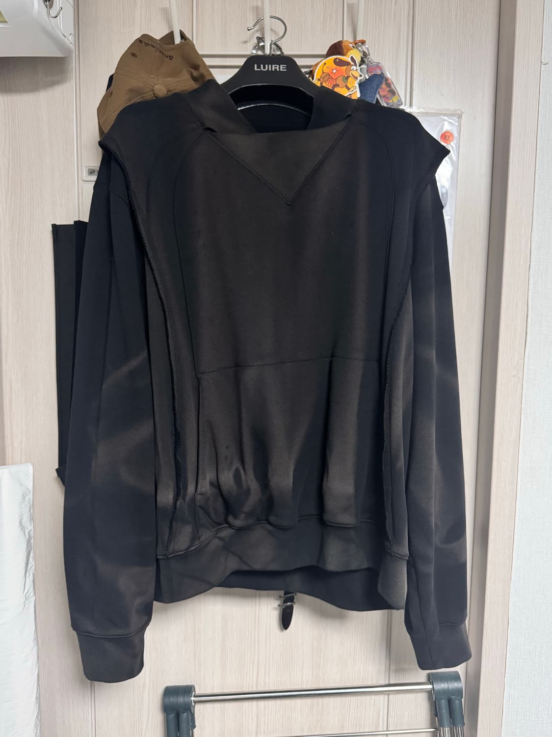 지용킴 스웻셔츠 상품이미지1