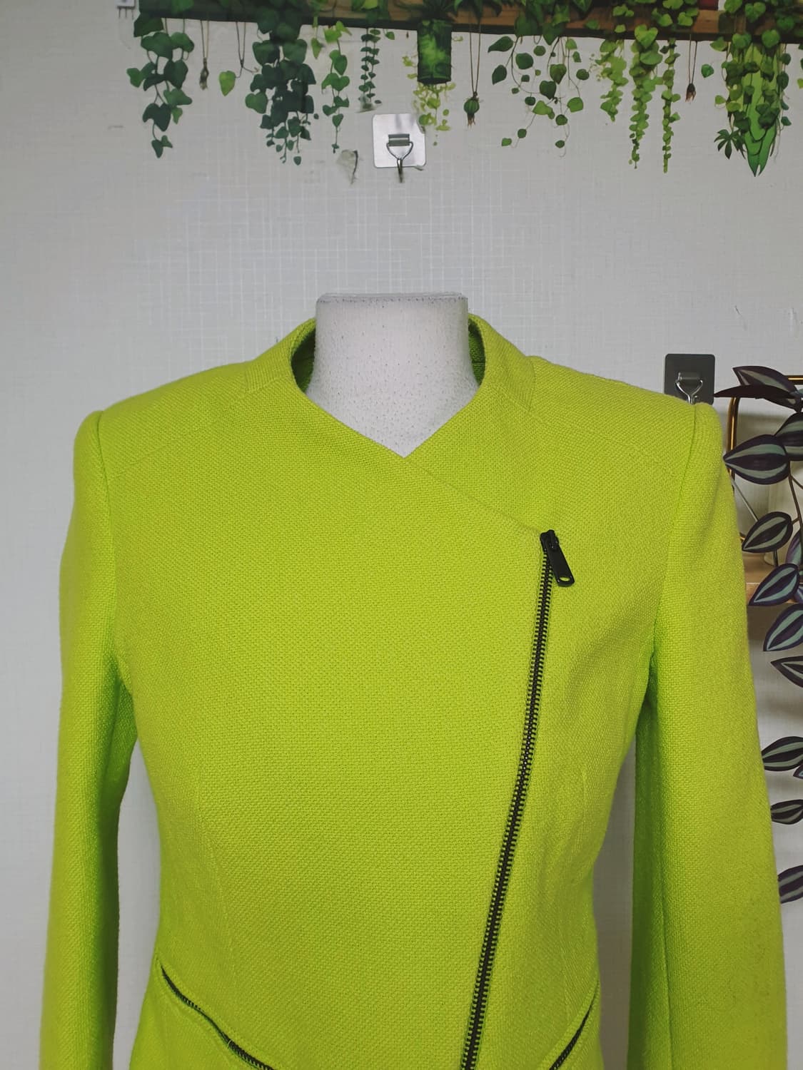 자라 힘있는트위드 라이더자켓 66 크롭 라임 M 상품이미지3