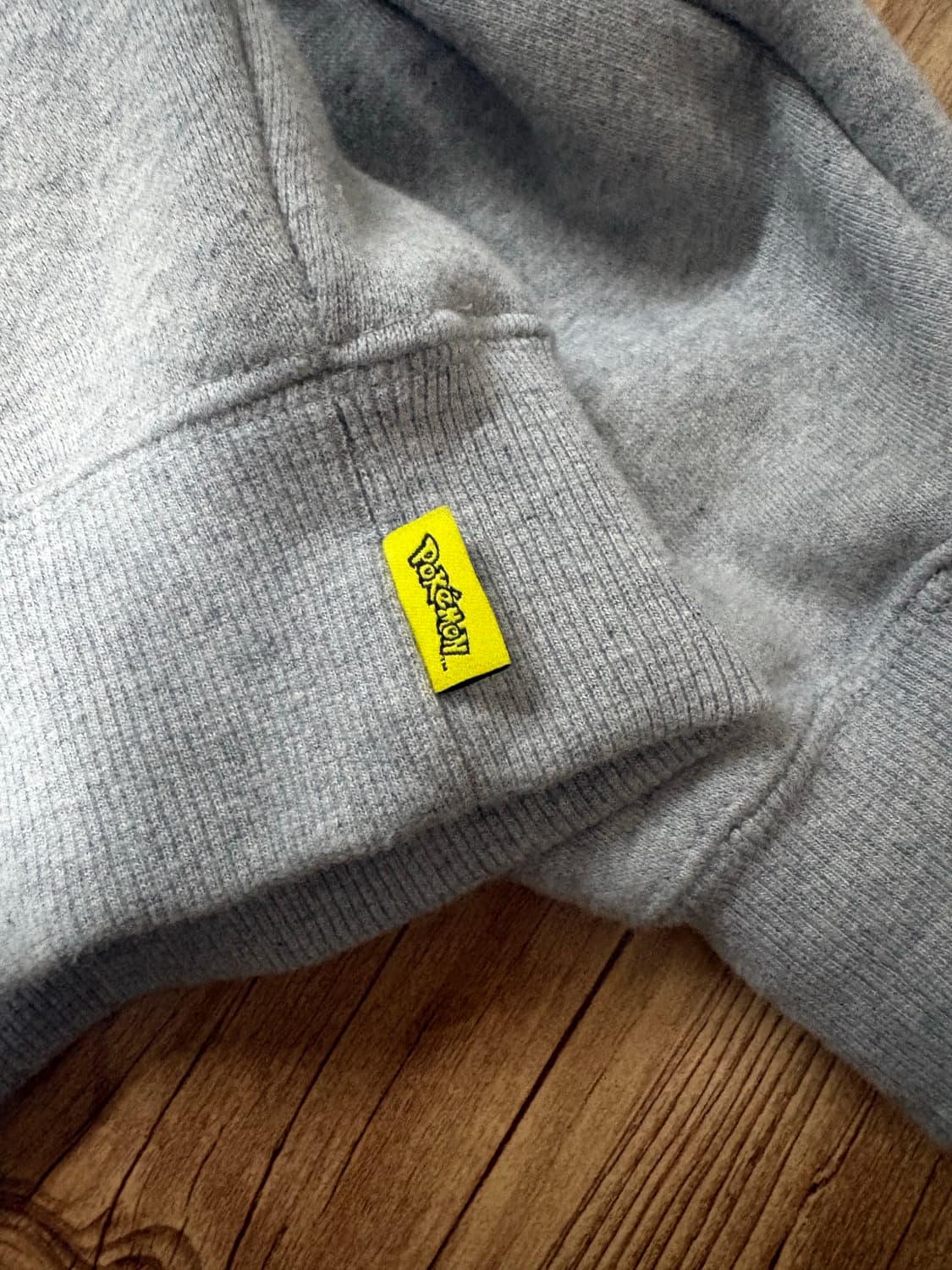 포켓몬스터x아이앱 스튜디오 콜라보 후드티 판매합니다. 상품이미지3