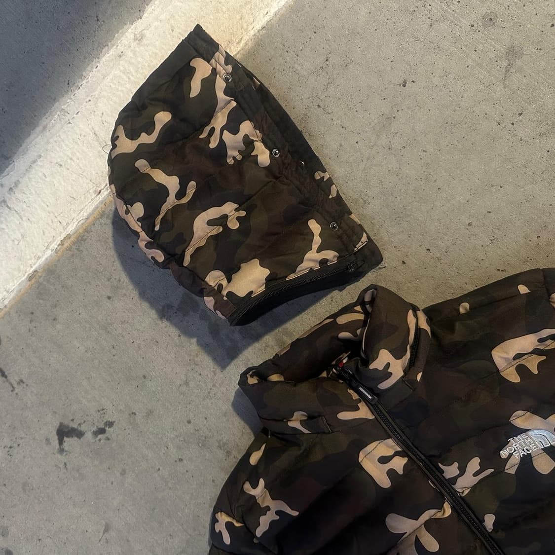 레어 노스페이스 카모 후드 패딩 상품이미지3