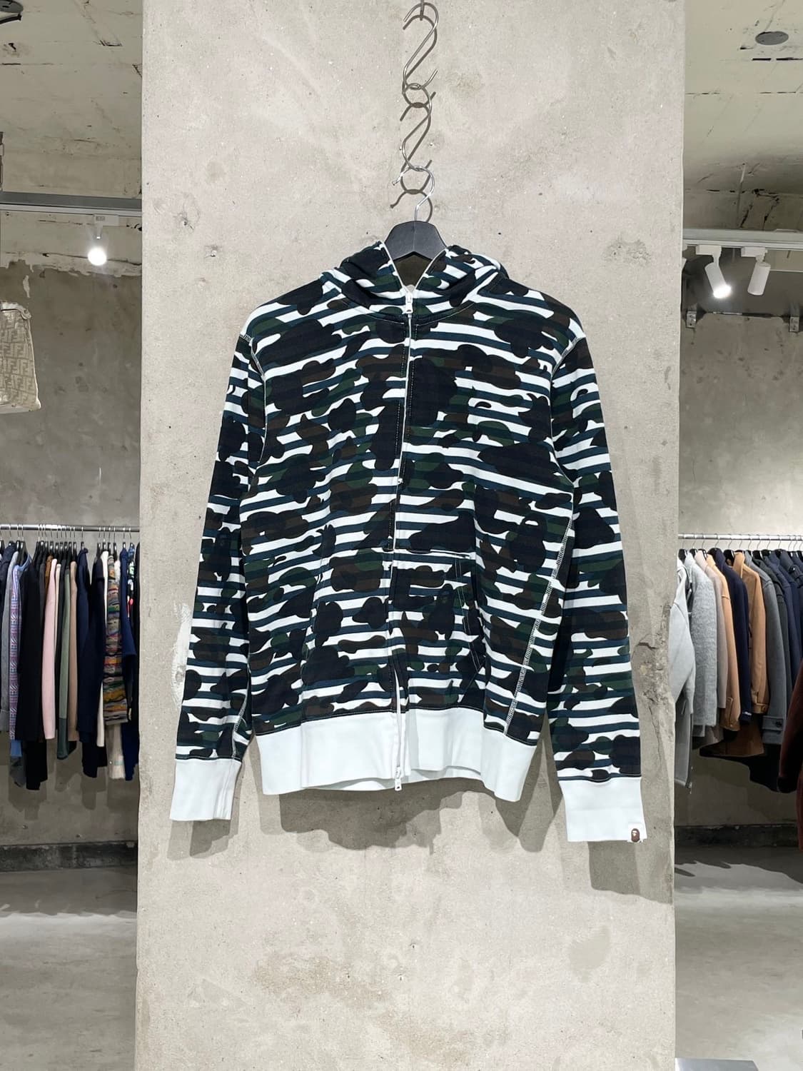 베이프 카모 플라쥬 스트라이프 스웻 풀집업 상품이미지1