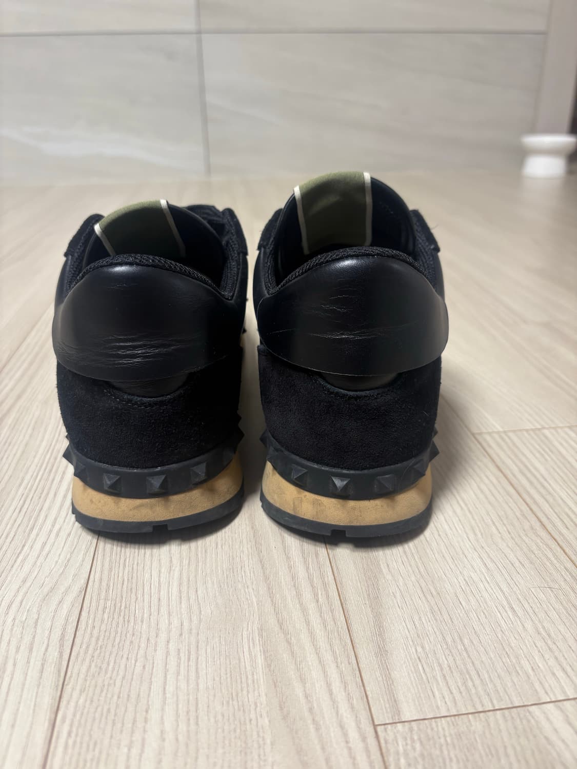 발렌티노 락스터드 스니커즈 상품이미지3