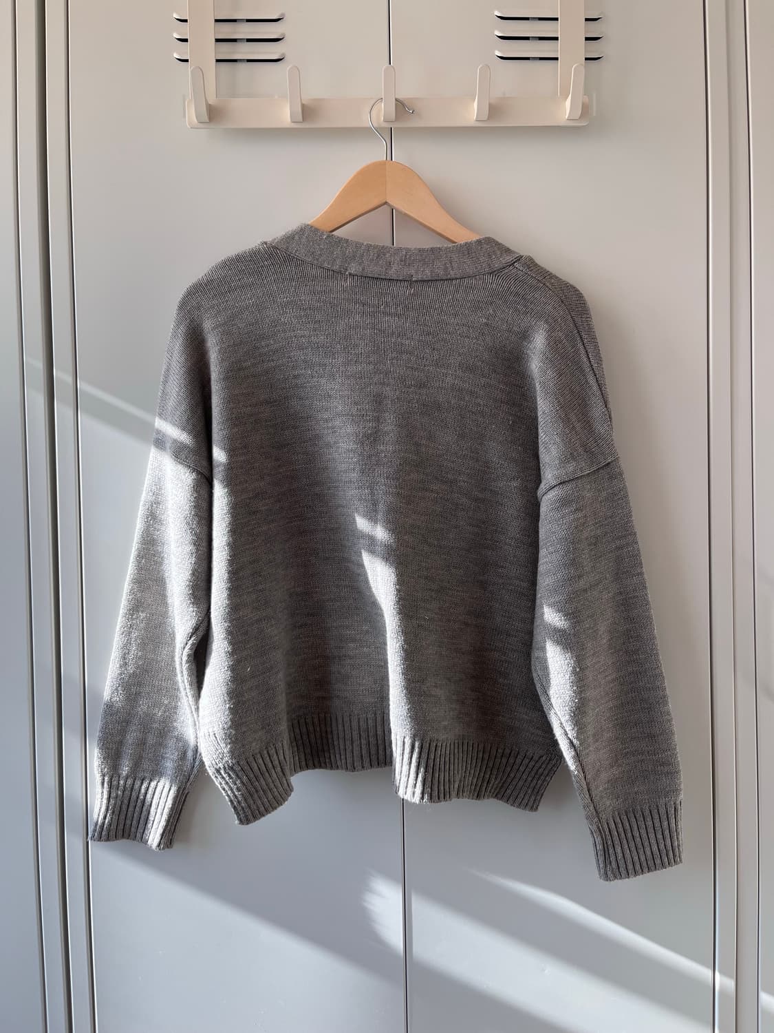 Dodoqueen 그레이 브이넥 니트 가디건 상품이미지10