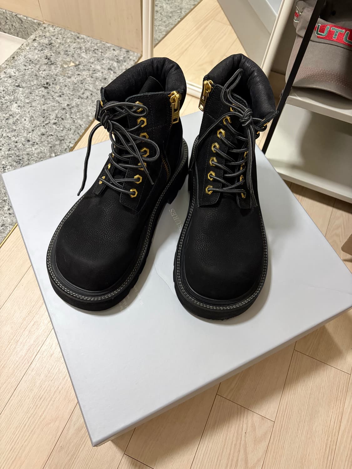 쏘유레슈어 벨루가 250 상품이미지1