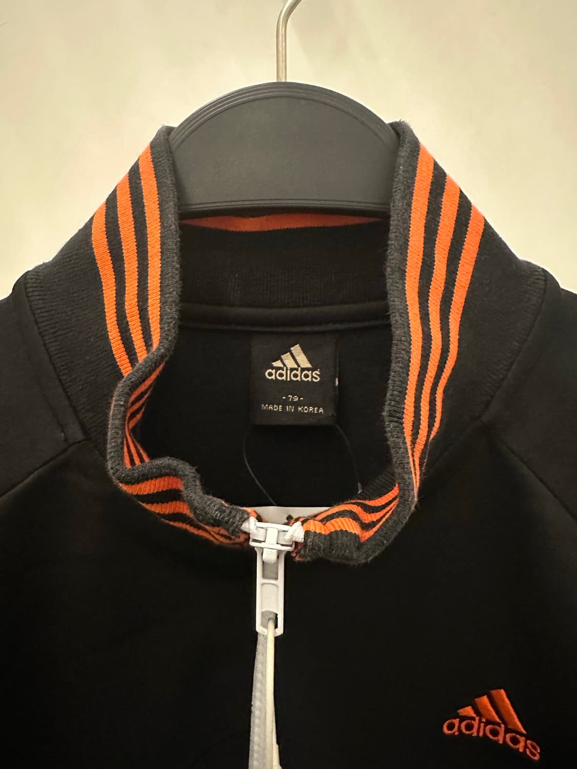 ADIDAS 아디다스 리메이크 2-WAY 크롭져지 상품이미지3