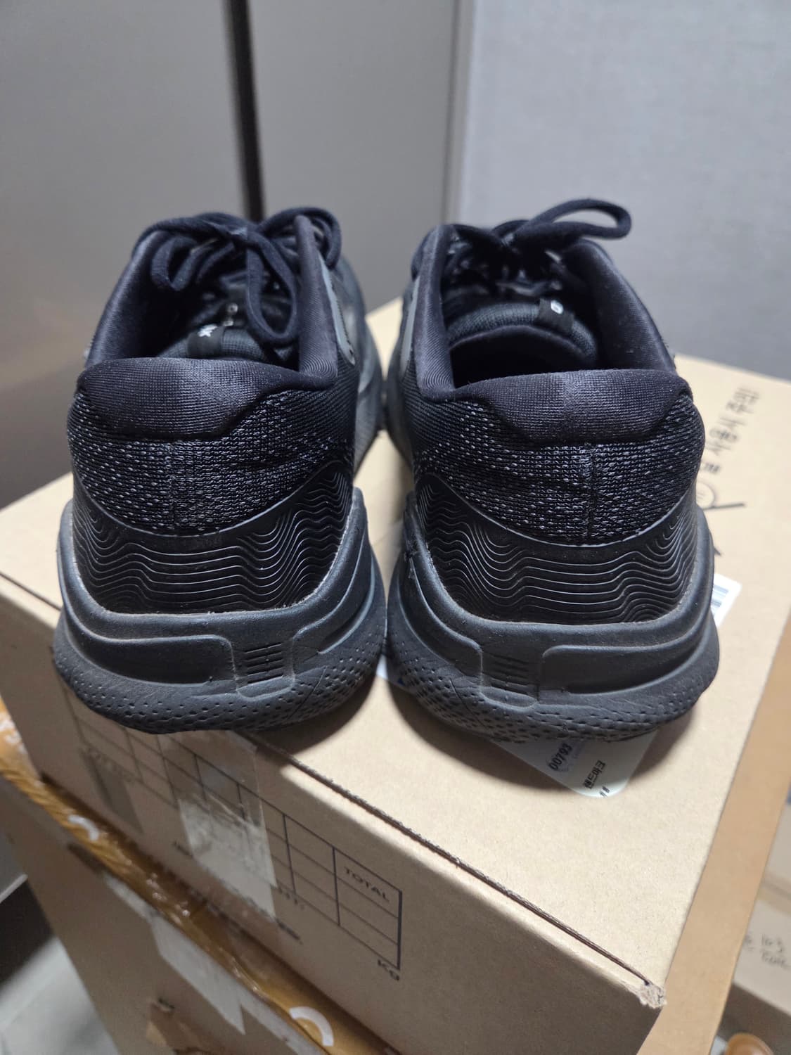 사이즈 285) 브룩스 고스트 맥스 1 블랙 상품이미지2