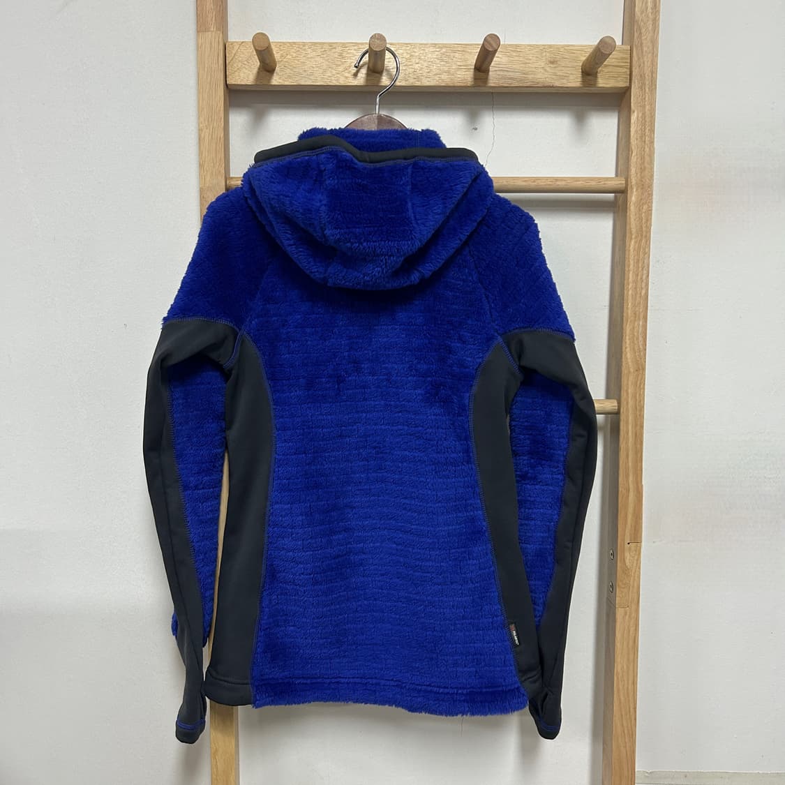 Rab(랩) 자수로고 캐톨리스트 미드웨이트 자켓 블루 상품이미지4