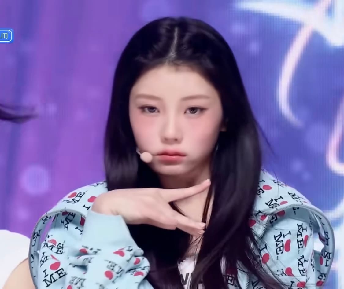 <아일릿 원희 착용> 애슐리윌리엄스 아이하트미 크롭 후집 상품이미지2