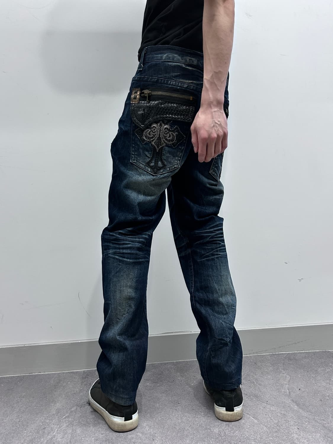 클라우드72 레더 플랩 포켓 데님 팬츠 상품이미지1