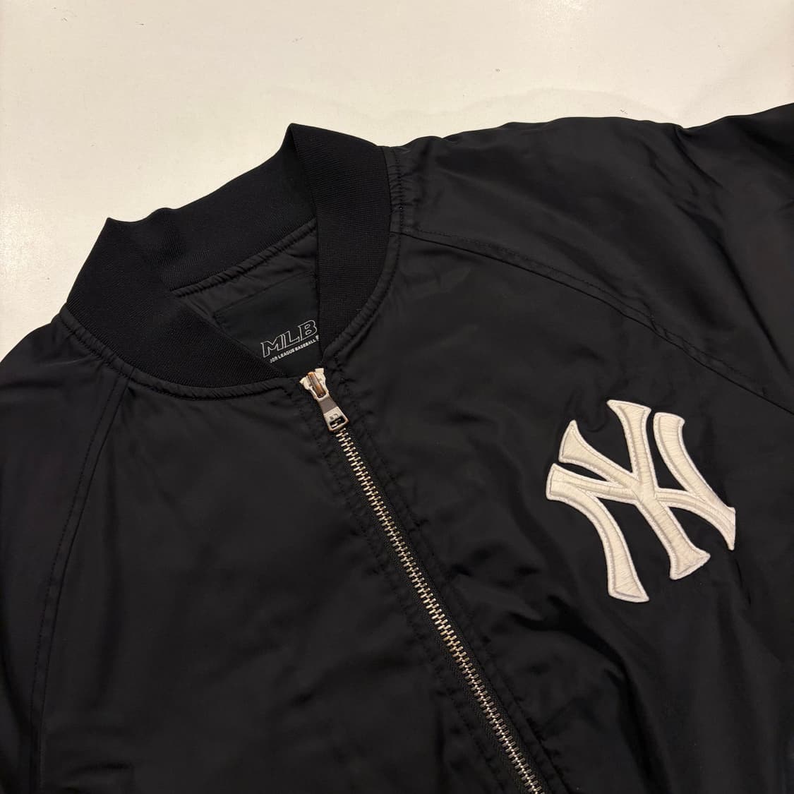 [100] MLB 뉴욕 베이직 패티드 양키스 블랙 봄버 자켓 B260 상품이미지3