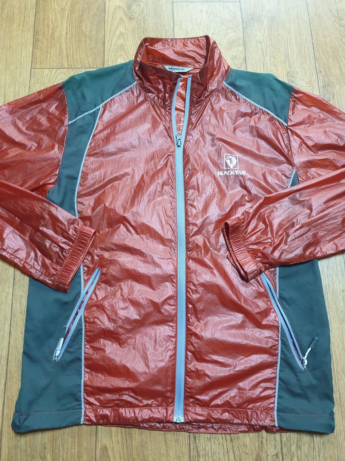 1116 블랙야크 아웃도어 바람막이 100 사이즈입니다 상품이미지2