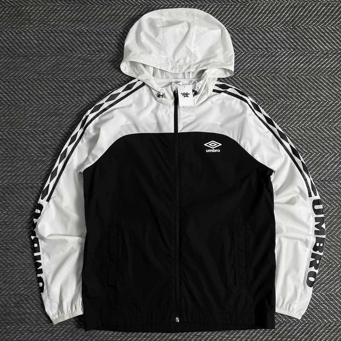 엄브로 멀티로고 사이드라인 바람막이o 3146 상품이미지1