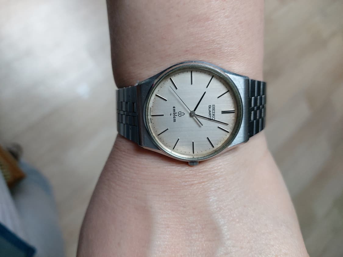 깔끔한 디자인의 세이코 엠블럼 쿼츠 남성용 시계 상품이미지4