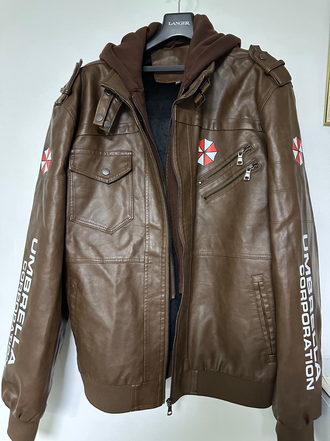 레지던트 이블 엄브렐라 코퍼레이션 가죽 자켓 상품이미지1