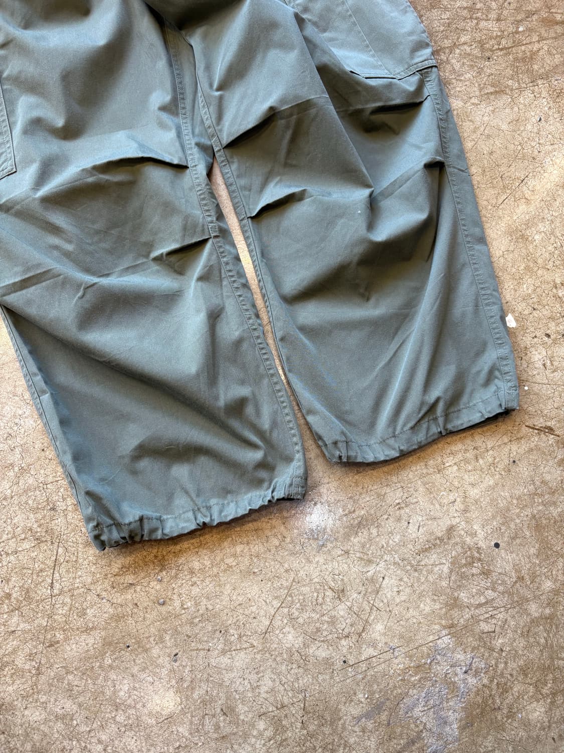 gu 올리브 밴딩 와이드 카고 팬츠 상품이미지2