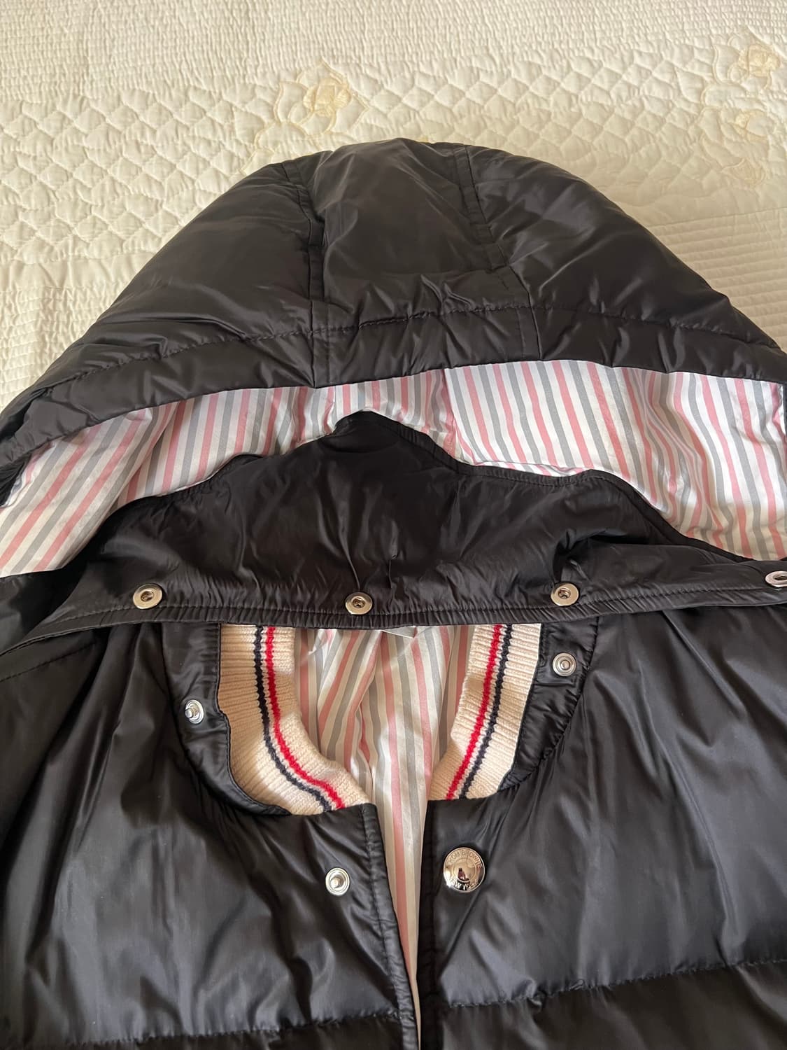 정품 톰브라운 4BAR 후드 블랙 롱패딩 상품이미지3