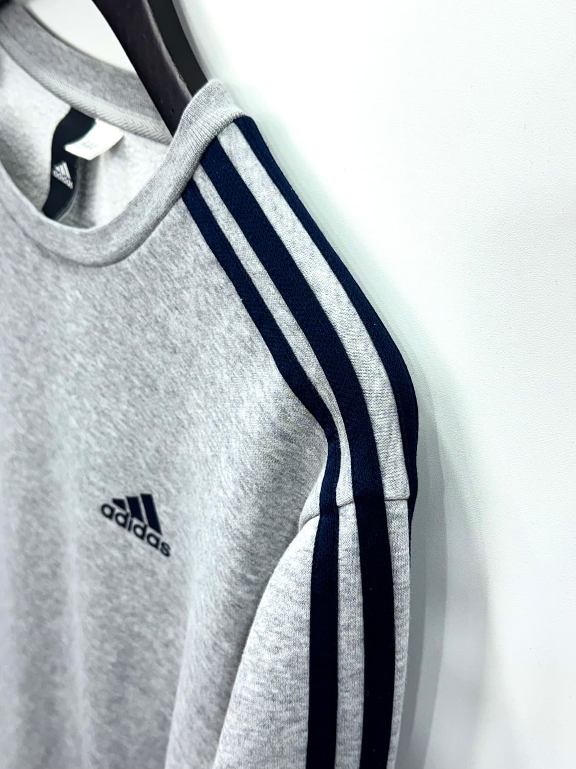 아디다스 삼선로고 맨투맨 그레이 M 상품이미지4